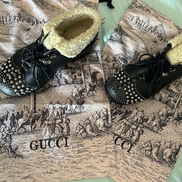 GUCCI shirt and shoes as bundle shirt size medium shoes size 37 100 % authentic - Picture 5 of 13